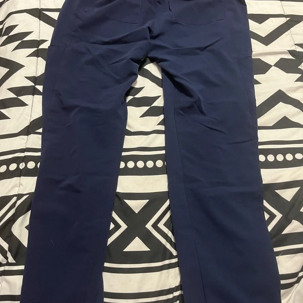 S Figs straight leg pants in navy blue - Picture 2 of 4